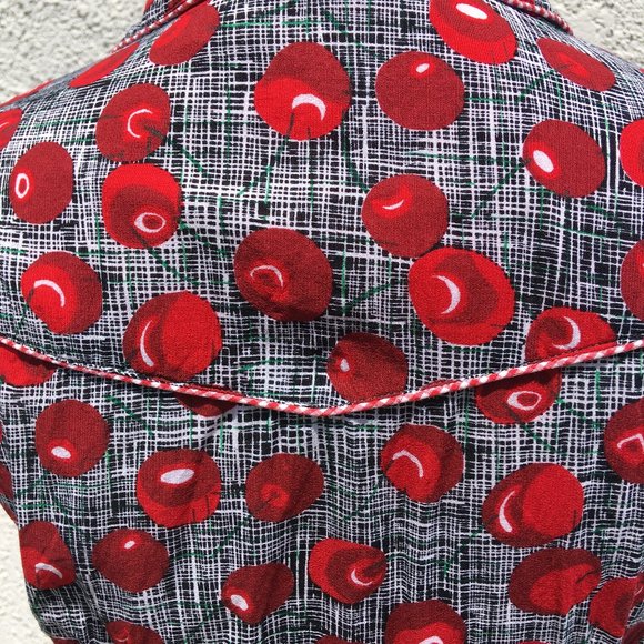Retro/ Vintage Cap Sleeve Button Up Cherries - Picture 5 of 6